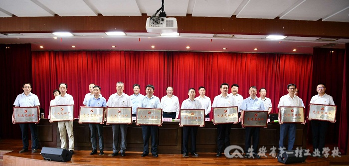 15ded9fa603ac070.jpg 15ded9fa603ac070.jpg