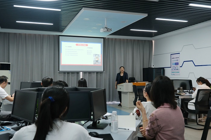 信息经贸系举行开学工作会议 (2).jpg 信息经贸系举行开学工作会议 (2).jpg