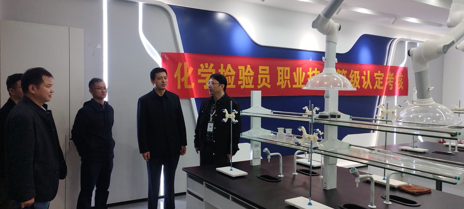 18FDE84E3F07A1DDFB7673D9750F4348.jpg 18FDE84E3F07A1DDFB7673D9750F4348.jpg