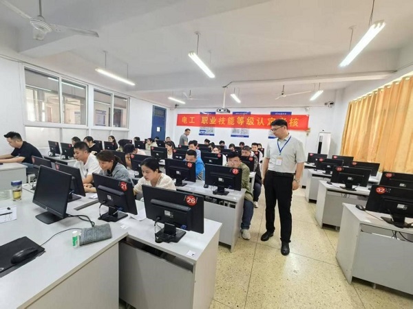 图片2.jpg 图片2.jpg